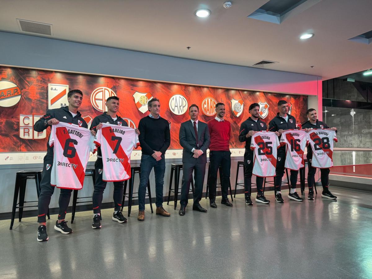 Imagen River presentó ayer a los cinco refuerzos. Valentín Gómez será el sexto.