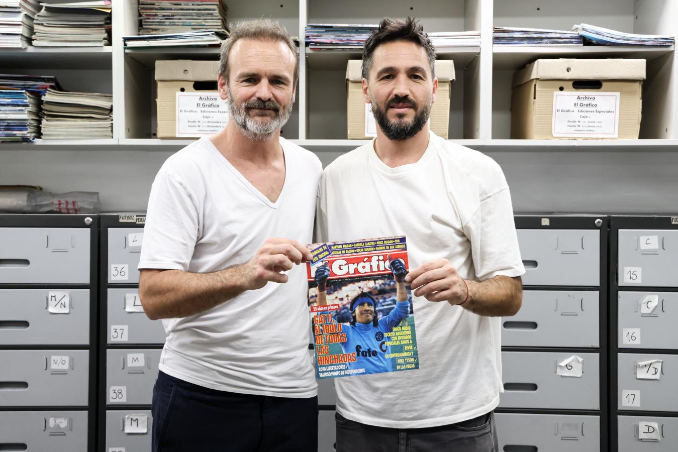 Imagen Lucas y Federico Gatti, con la tapa de El Gráfico de refleja: "El ídolo de todas las hinchadas".