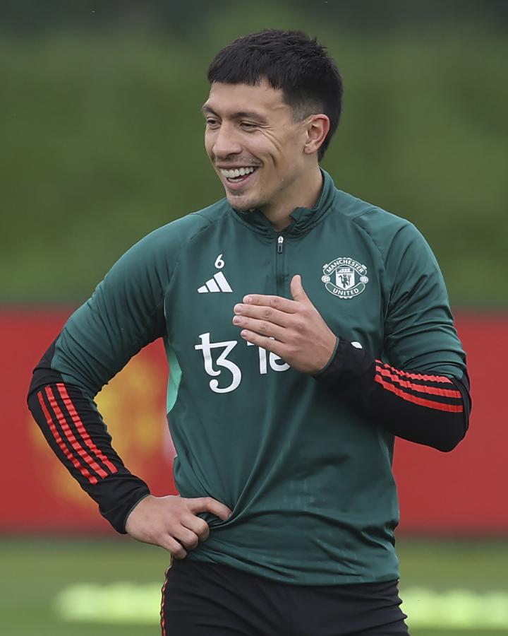 Imagen La alegría en el rostro de Lisandro Martínez tras volver a las prácticas del United.