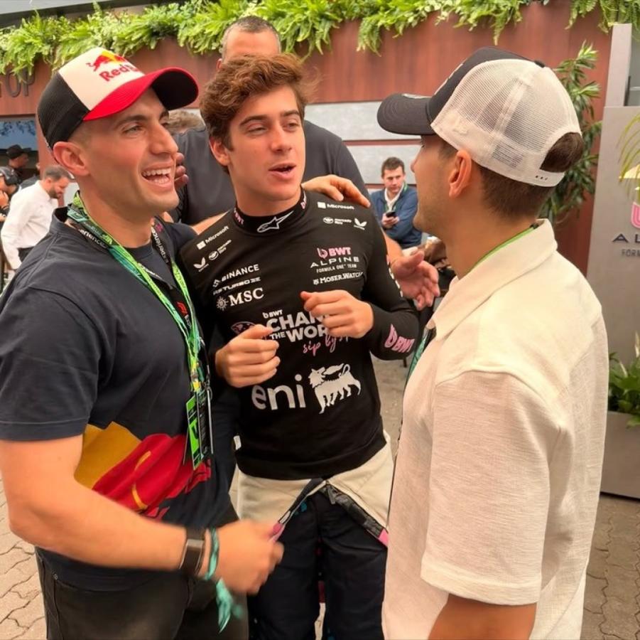 Imagen Los Benavides con Colapinto, en el último Gran Premio de Brasil.