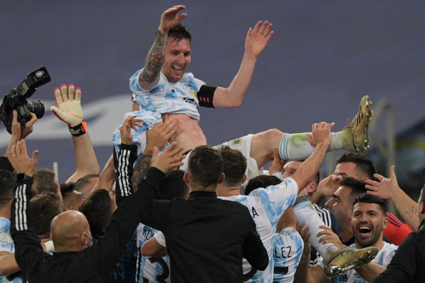 Imagen Una postal inolvidable después de la consagración en el Maracaná