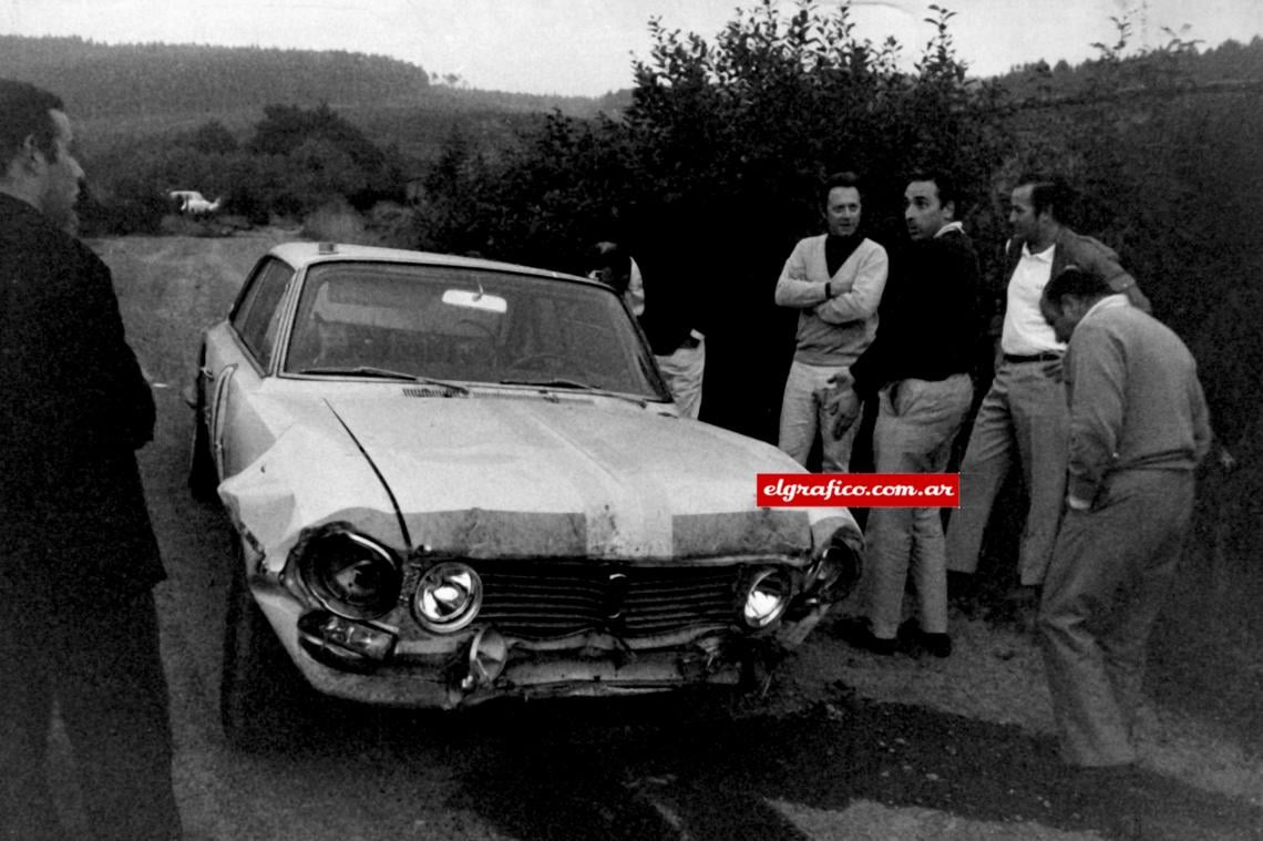 Varios compañeros de equipo atestiguan el drama de Eduardo Rodríguez Canedo. Con este accidente –el séptimo- quedó suspendido el ensayo previo de las 84 Horas. Luego Fangio pidió cordura: ¨No marquen tiempos. Piensen únicamente en llegar…¨ Los pilotos prometieron andar más despacio.