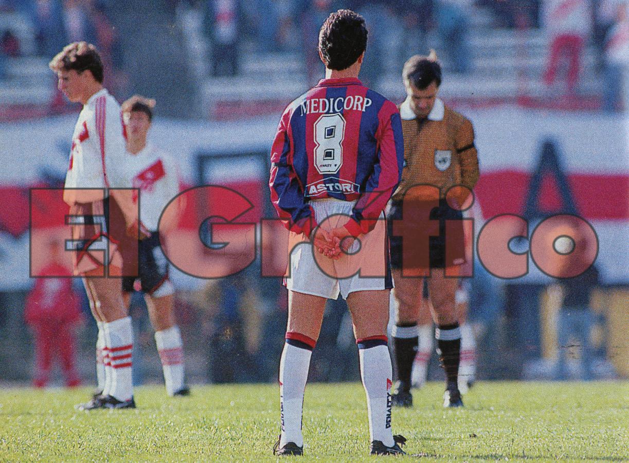 Imagen Minuto de silencio en homenaje a las víctimas del atentado a la AMIA en River - San Lorenzo