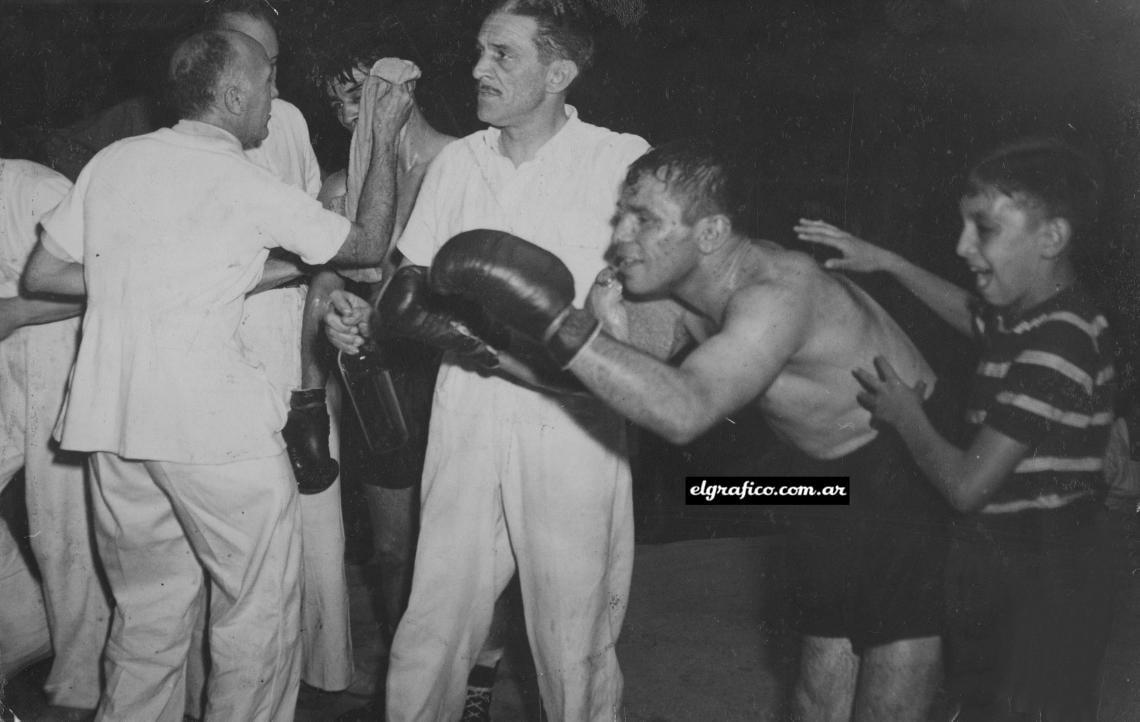 Gatica vs Camilo Astorga. 12-2-54.