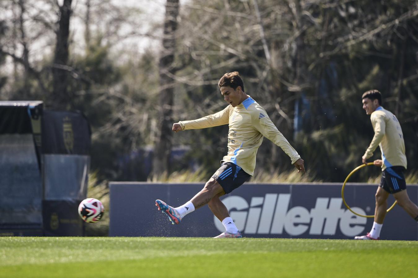 Imagen Paulo Dybala, uno de los que tuvo pocos minutos y se entrenó con más intensidad este viernes.