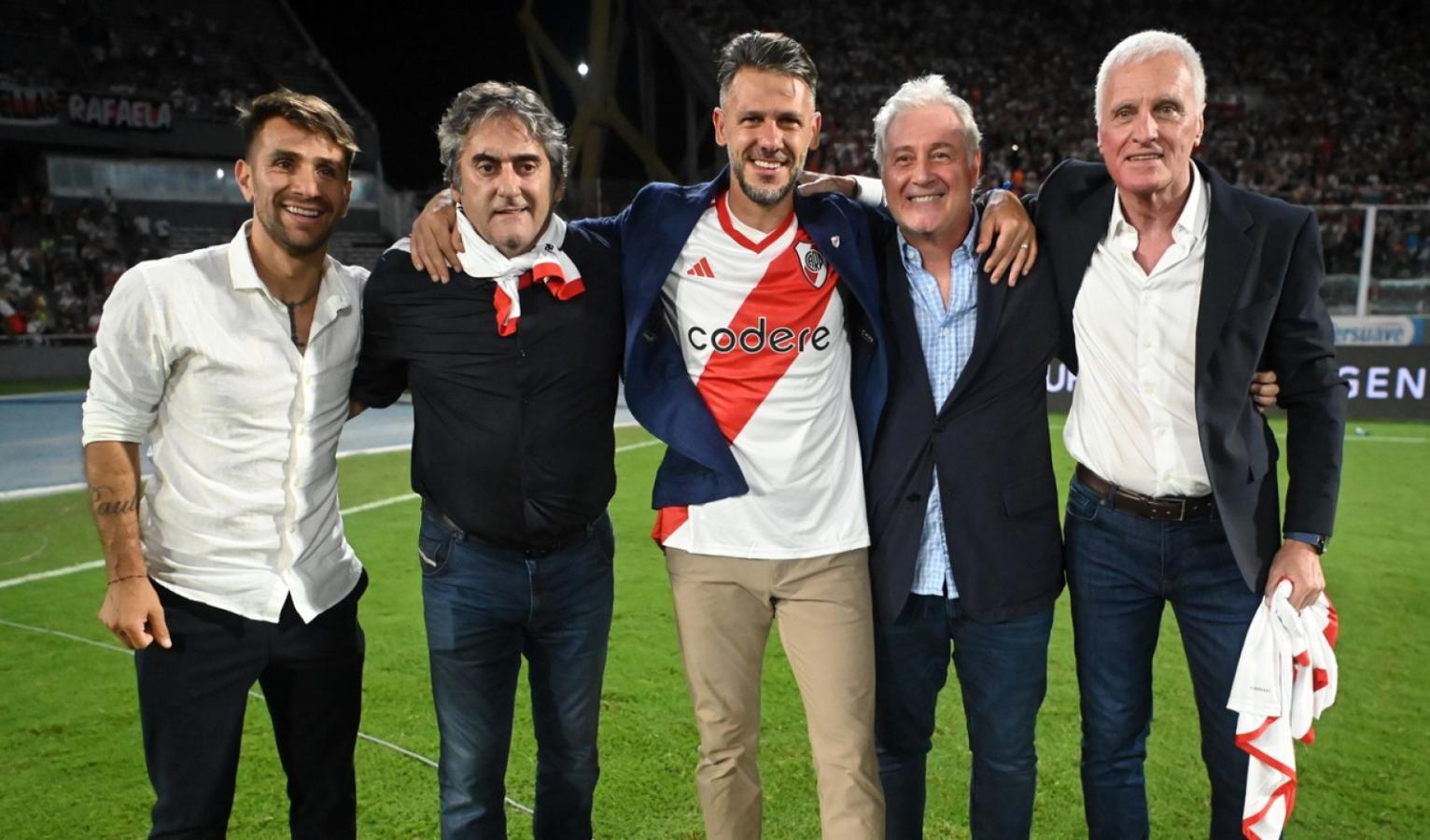 Imagen Demichelis recibió el respaldo de Francescoli y Ponzio.