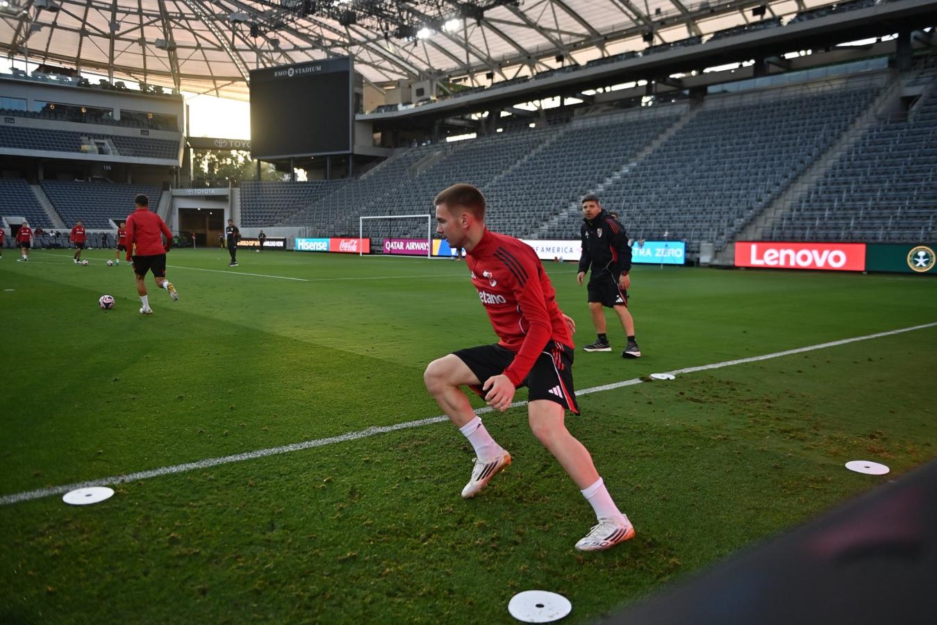 Imagen River se entrenó ayer en Los Ángeles a la espera del duelo ante Rayados.