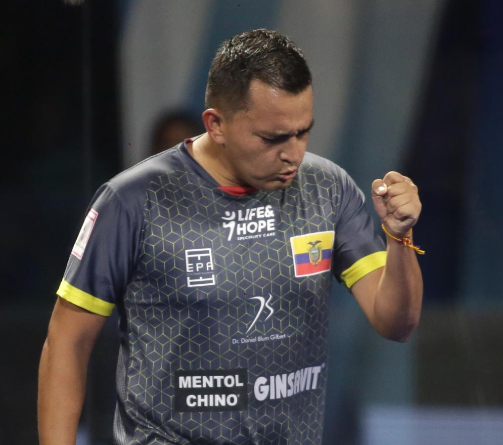 Imagen Carlos Luna, en plena disputa en el Premier Padel de Mendoza.