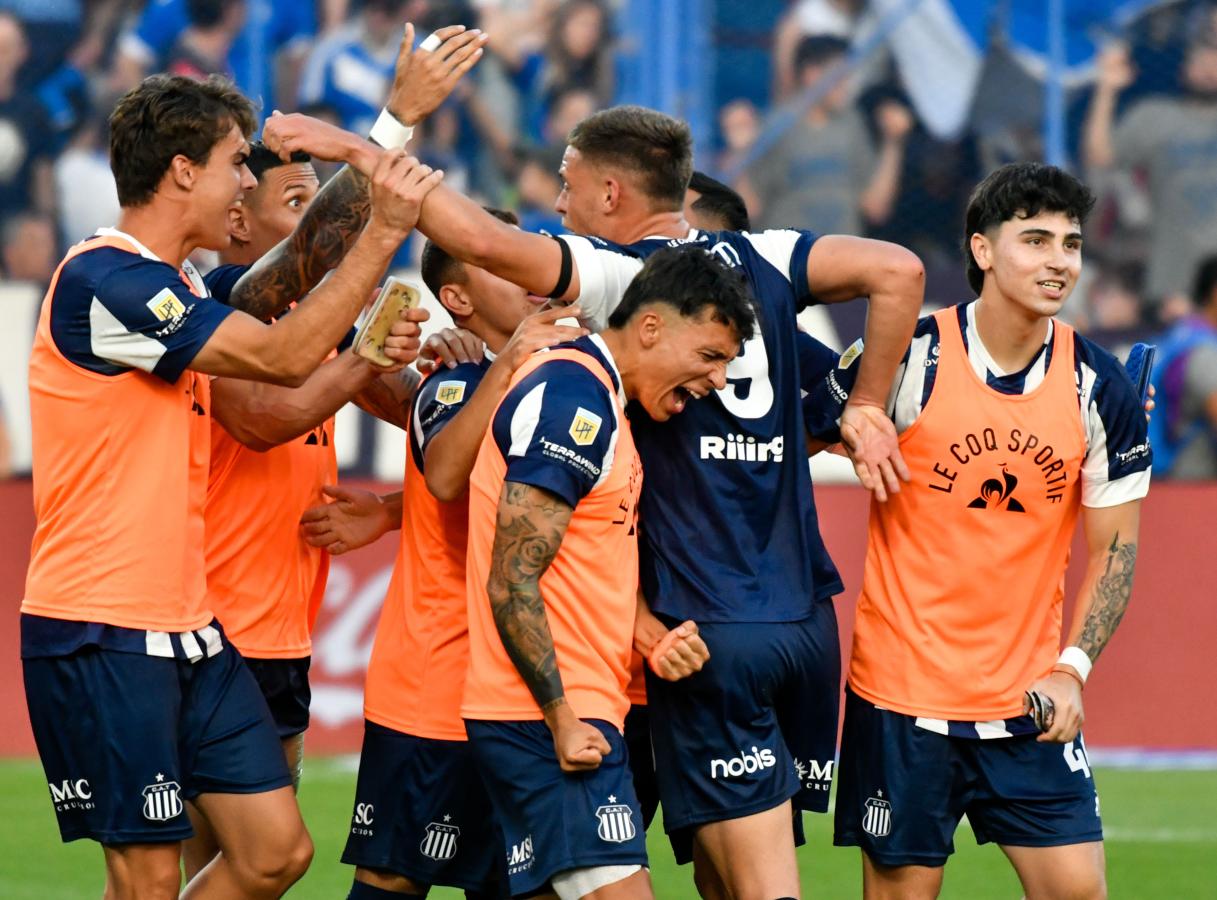 Tevez T lo aleja del descenso: Talleres selló una victoria con sabor a ...