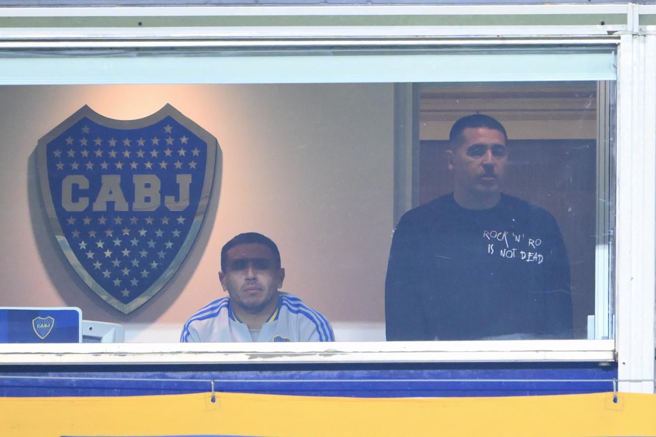 Imagen Juan Román y Cristian, en La Bombonera.