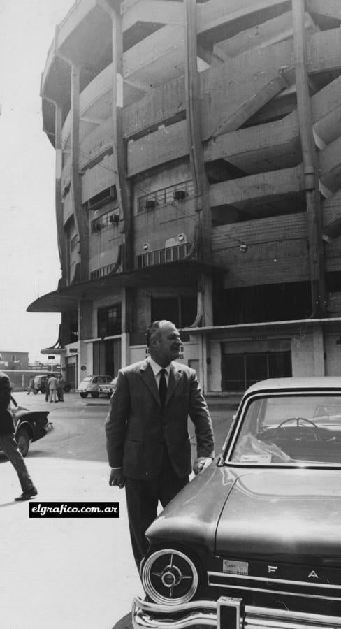 El cemento de Boca, que se estremeció con las grandes tardes de Mario...