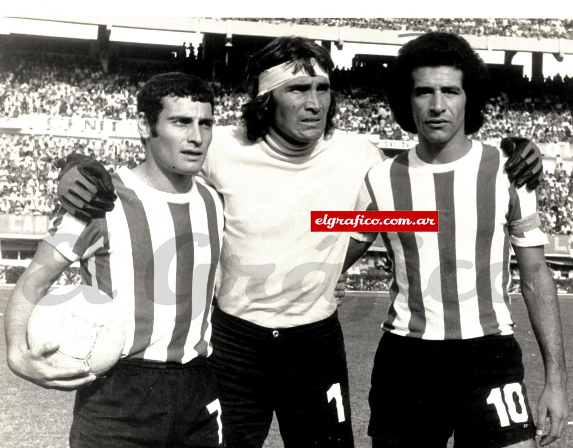 Gatti, Mastrángelo y Cocco, esta foro psoteriomente fue tapa de El Gráfico (N° 2894)