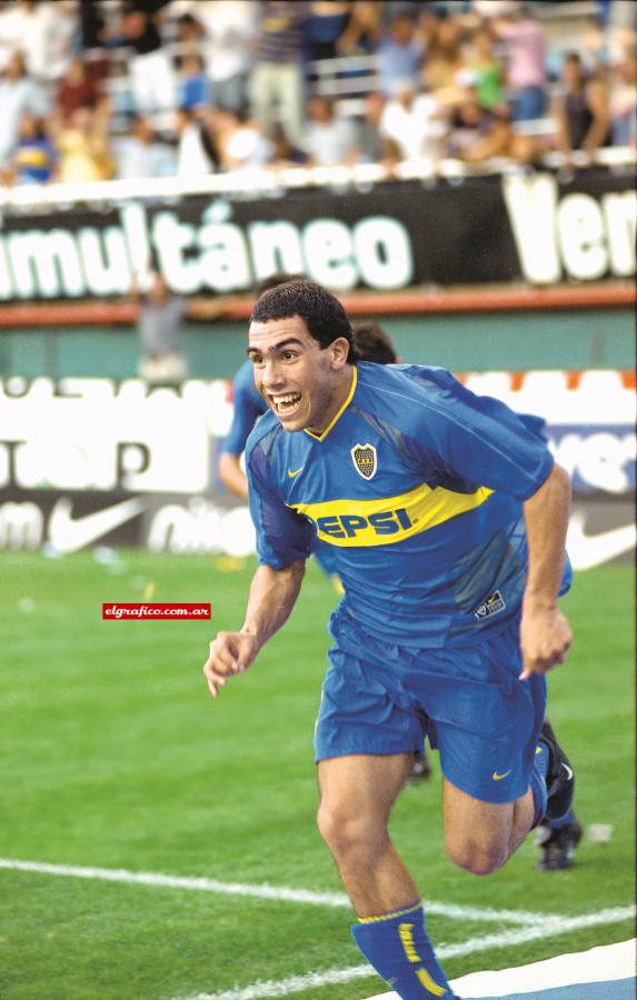Cara de gol, cara de felicidad. Tevez fue el toque de distinción de la gran campaña.