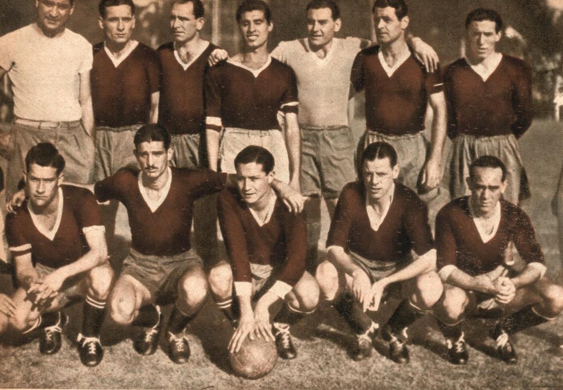 Imagen Team de Independiente, que logró elevado promedio en 1938. Parados: Cuesta Silva, Franzolino, Lecea, Leguizamón, Bello, Colette y Martínez; agachados: Vilariño, de la Mata, Erico, Sastre y Zorrilla. También jugó mucho Reuben.