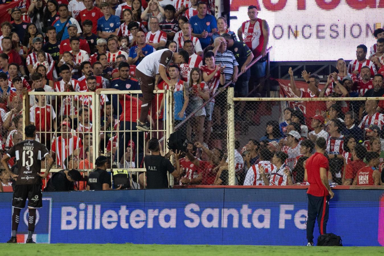 Para aplaudir: los médicos de Platense y Unión saltaron a la tribuna ...