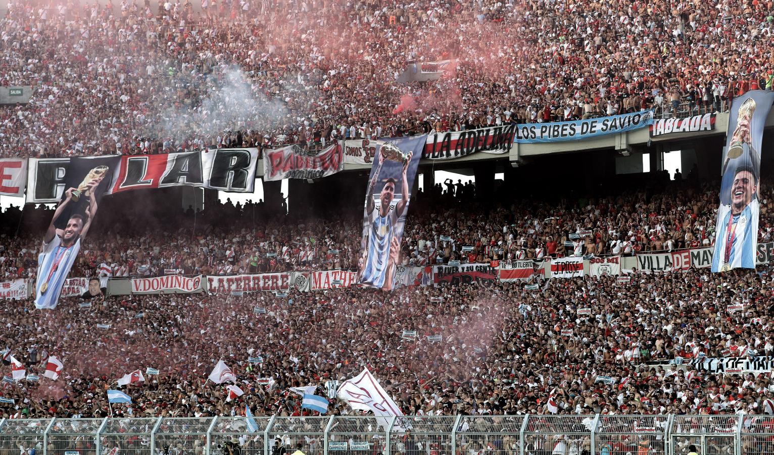 Imagen Otro campeón del mundo del mundo en el Monumental. Pezzella será compañero de Armani. Foto: AFP