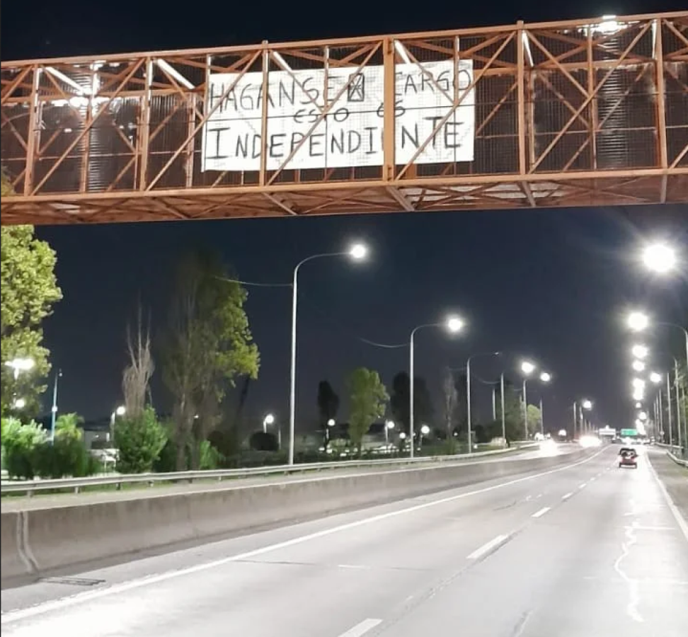 Imagen Banderas en el acceso sudeste.