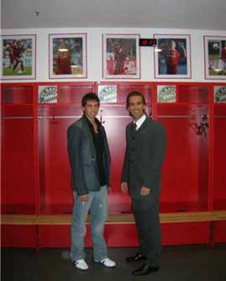 Imagen Con el Principito Sosa en los pasillos del Bayern Munich.