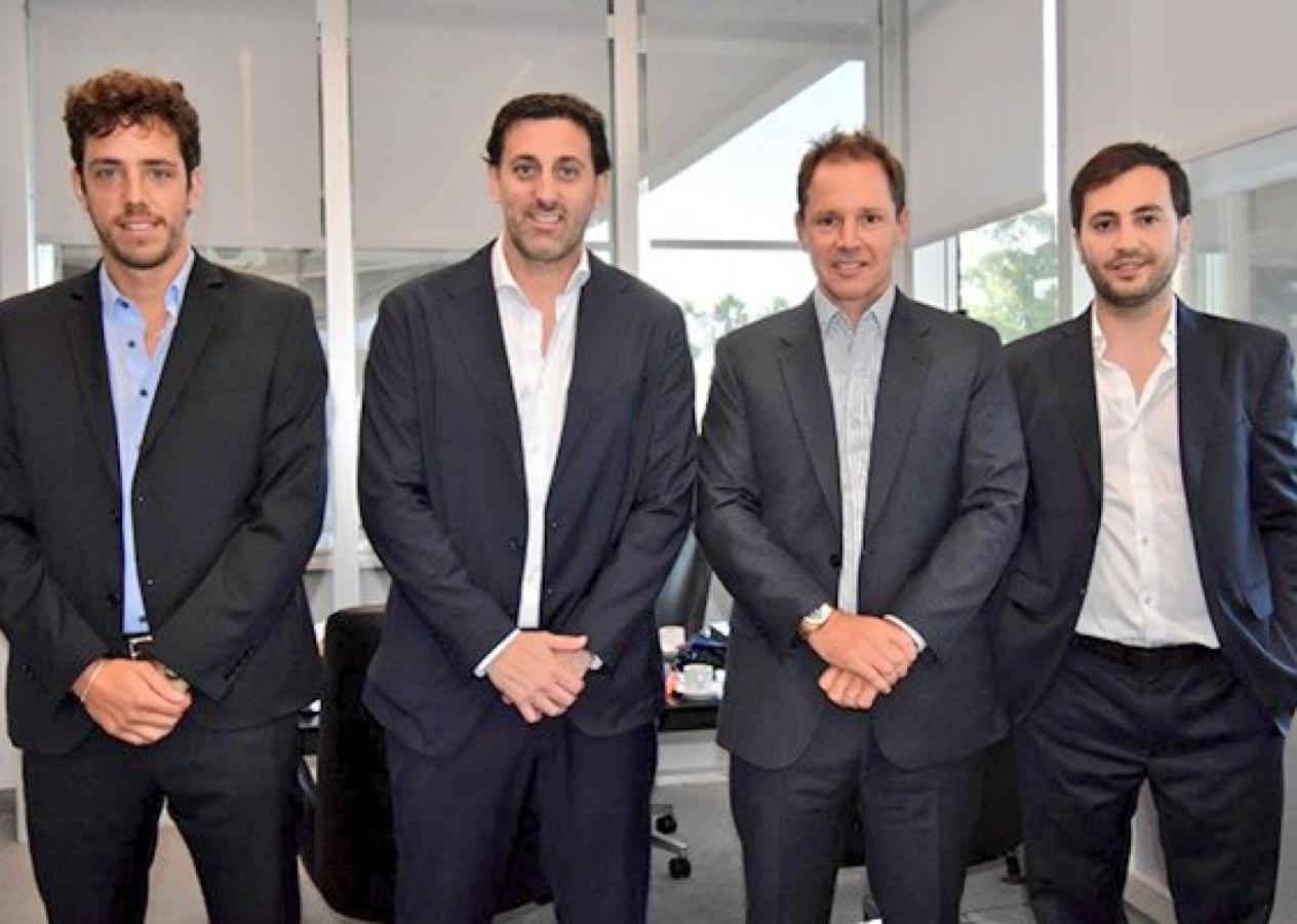 Imagen "Brito y el secretario general de River no pudieron sostener su palabra".