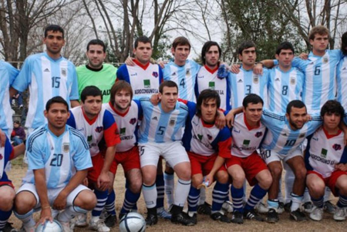 Imagen EN SUIPACHA. La Selección en su último amistoso ante Juventud.