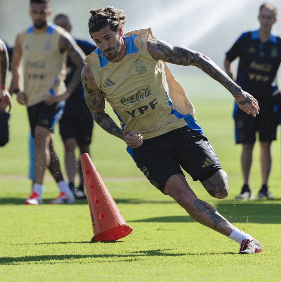 Imagen De Paul, out contra Uruguay por una leve molestia.