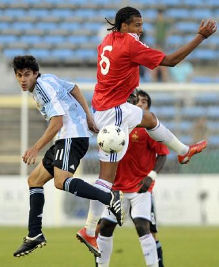 Imagen JUVENIL CON FUTURO. El Monito con la camiseta de la selección sub 21.