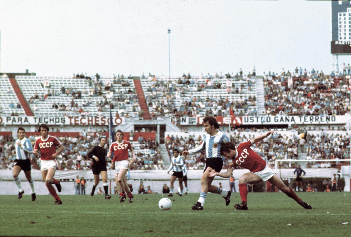 Imagen FRENTE A RUSIA. Con la camiseta de la Selección.