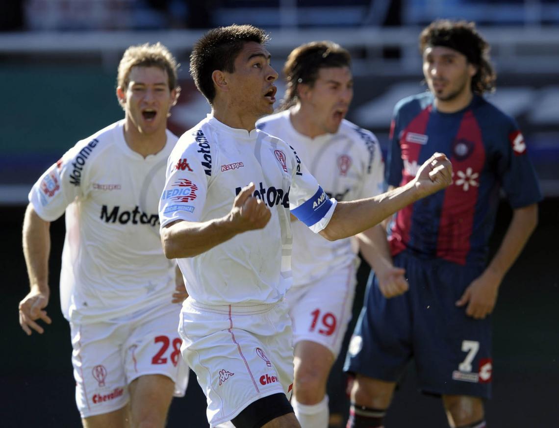 Imagen FESTEJO CLASICO, contra San Lorenzo, Paolo marcó tres goles.