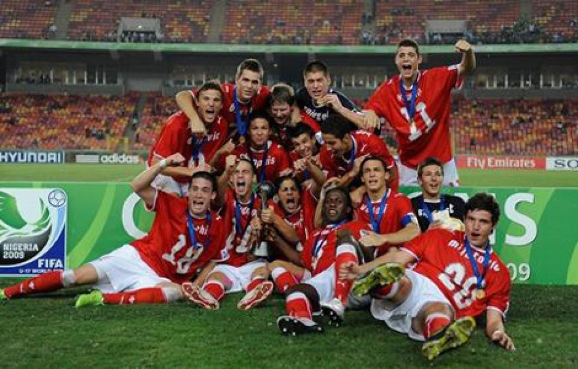 Imagen FESTEJO. Los jugadores suizos festejan el título (fifa.com).