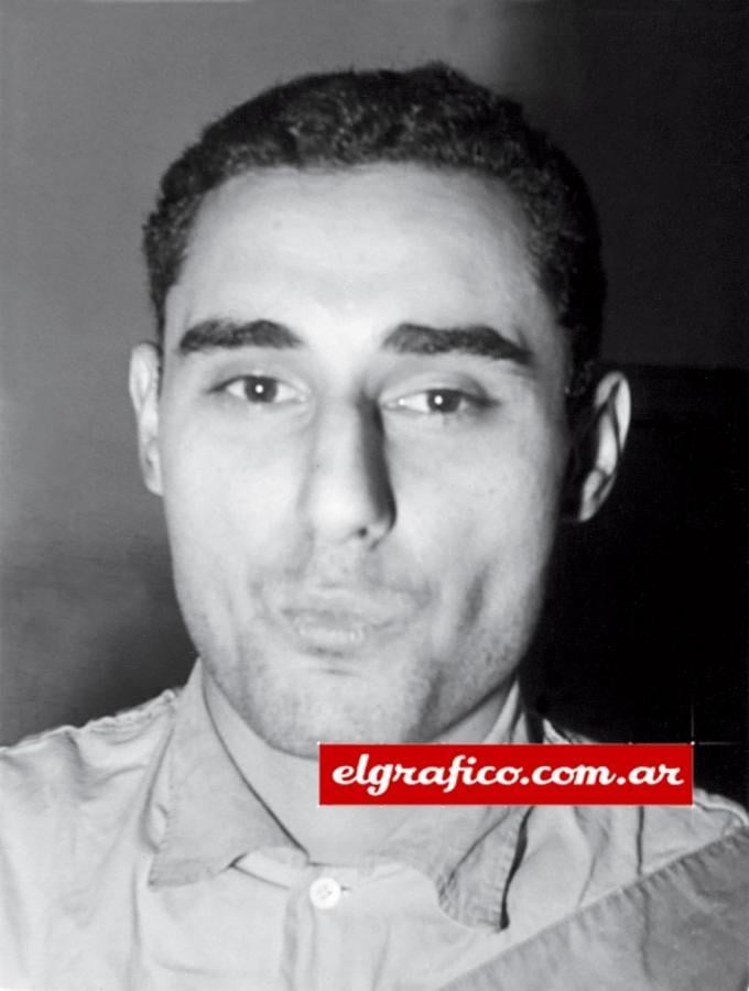 Imagen Cappa, sin bigotes, durante su etapa como jugador de Olimpo.