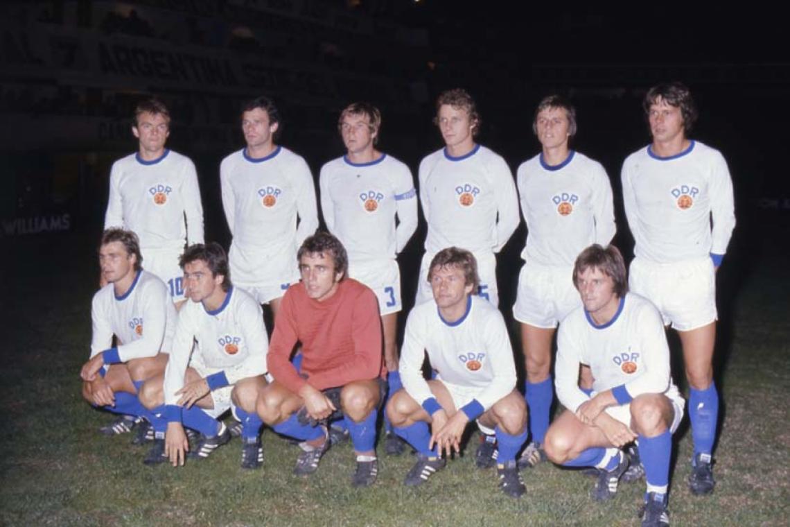 Imagen LA UNICA VISITA de la Selección de la RDA, que en 1977, enfrentó a la Selección de Buenos Aires.
