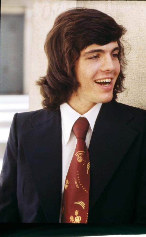 Imagen SU LOOK de joven. A los cuatro meses de comenzar su carrera como técnico ganó la Libertadores.
