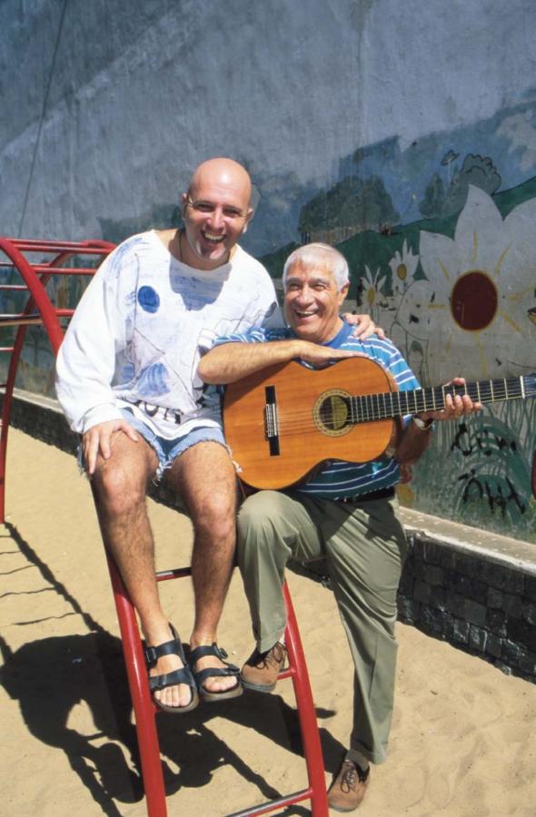 Imagen CON CORDERA, de la Bersuit, se conocieron en una charla que dieron en una escuela y luego el músico lo invitó a grabar con su banda.