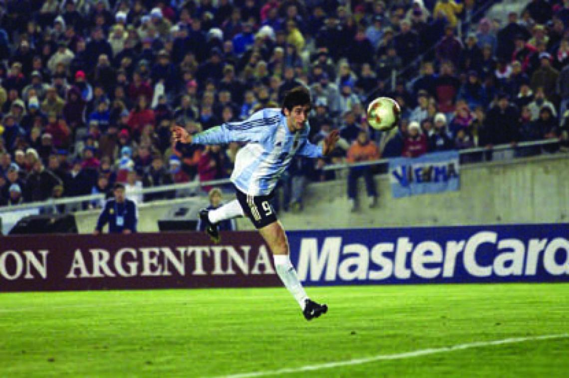 Imagen UNO DE LOS dos goles de Diego, la única vez que jugó 90