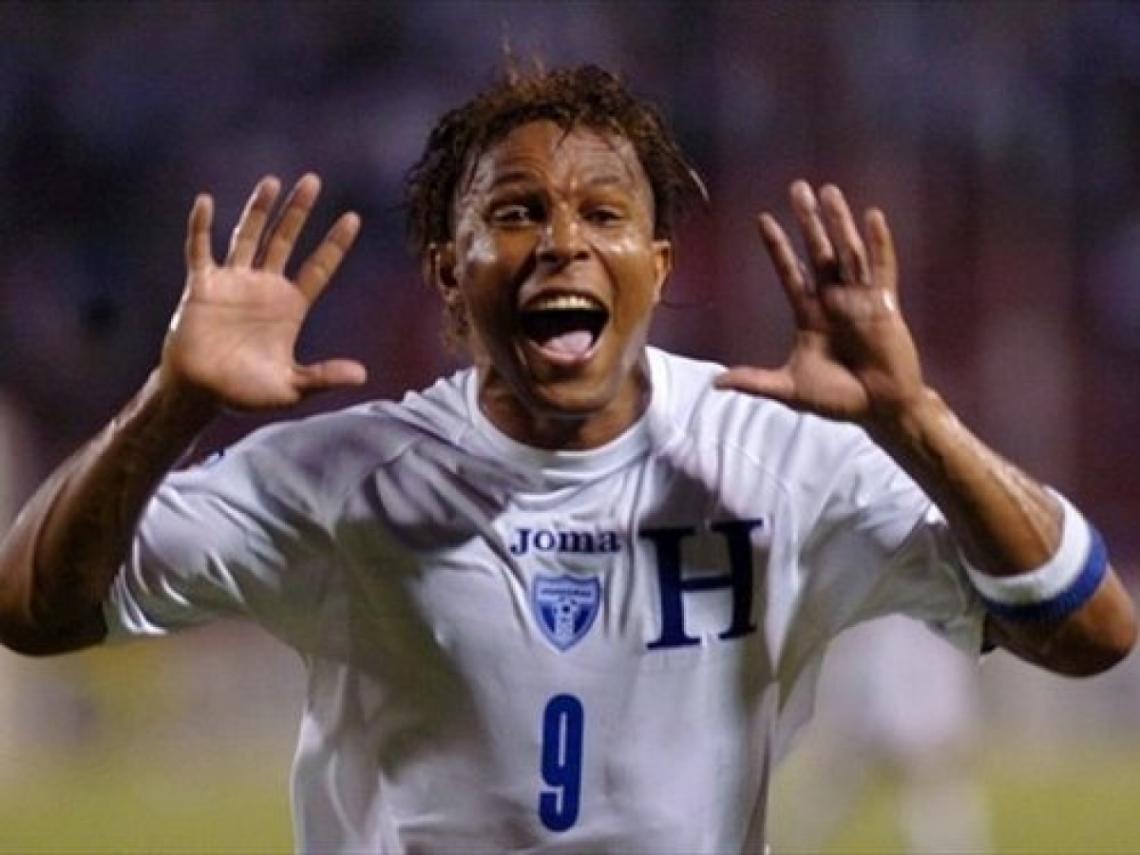 Imagen PAVON celebra uno de sus tantos goles con la camiseta de Honduras.
