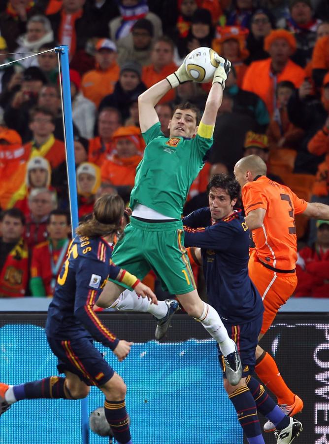 Imagen CASILLAS también tuvo atajadas fundamentales. (Photogamma)
