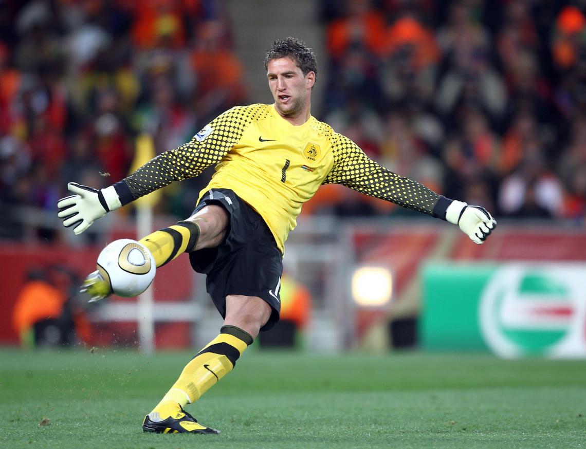 Imagen STEKELENBURG fue la figura de la cancha. Tapó jugadas imposibles. (Photogamma)