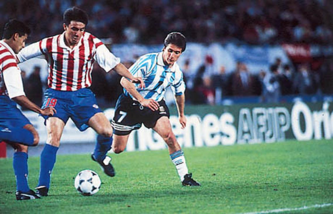 Imagen EN LA SELECCIÓN jugó muy poco: con Passarella y con Bielsa.