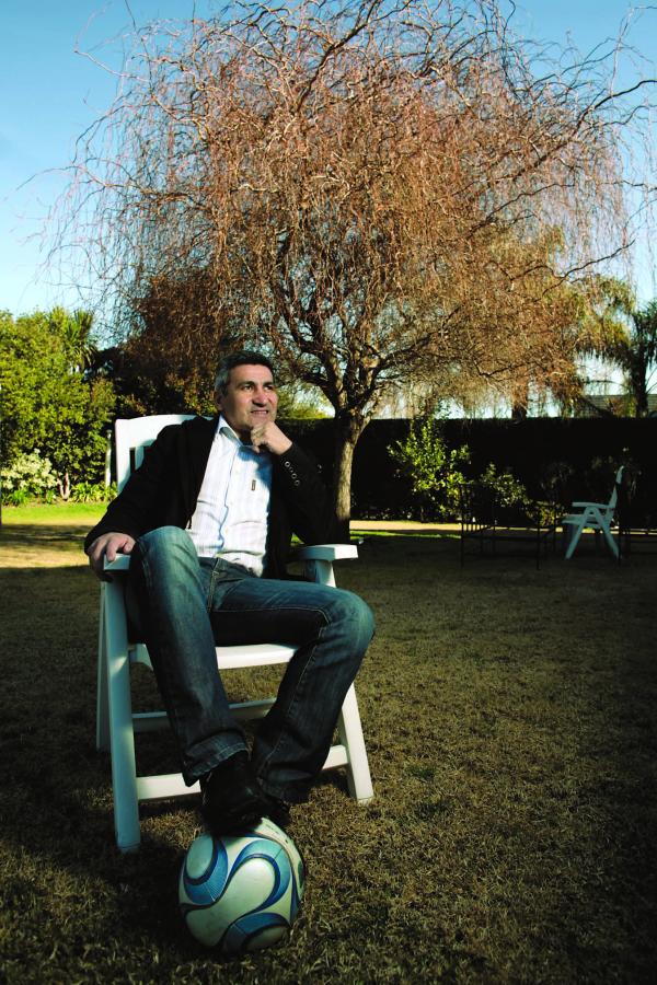 Imagen HOY mirando atrás y al recordar... tiempos de gloria, días difíciles. Alberto Federico Acosta, delantero de pura cepa.