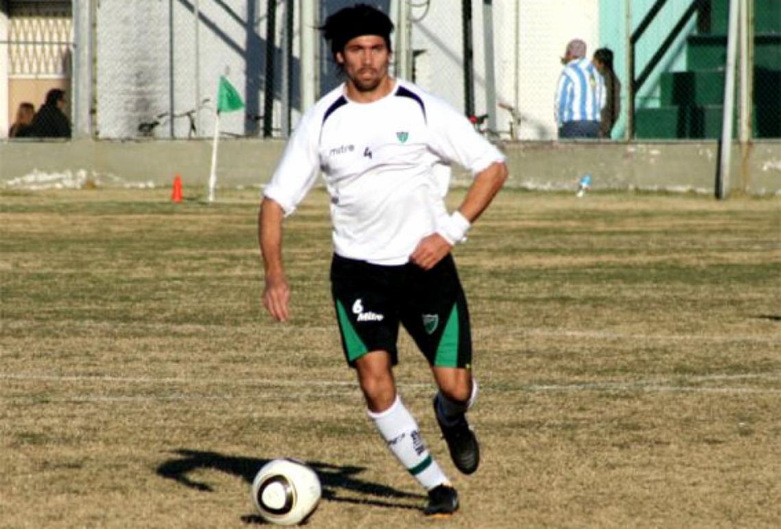 Imagen EN ACCION. Sostén del juego de San Martín, Scatolaro ya lleva dos goles con los sanjuaninos.