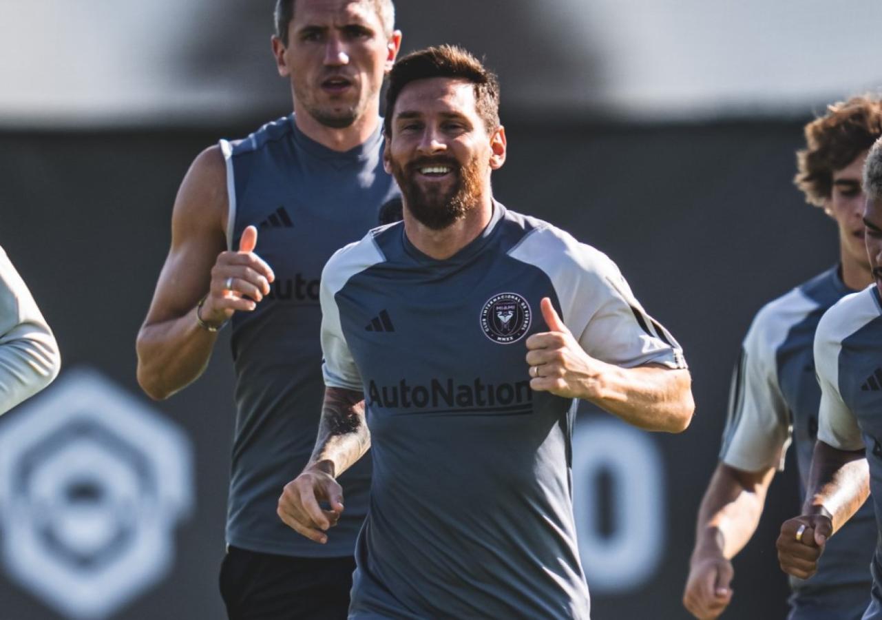 Imagen Messi se entrenó con normalidad pero está en duda para mañana.