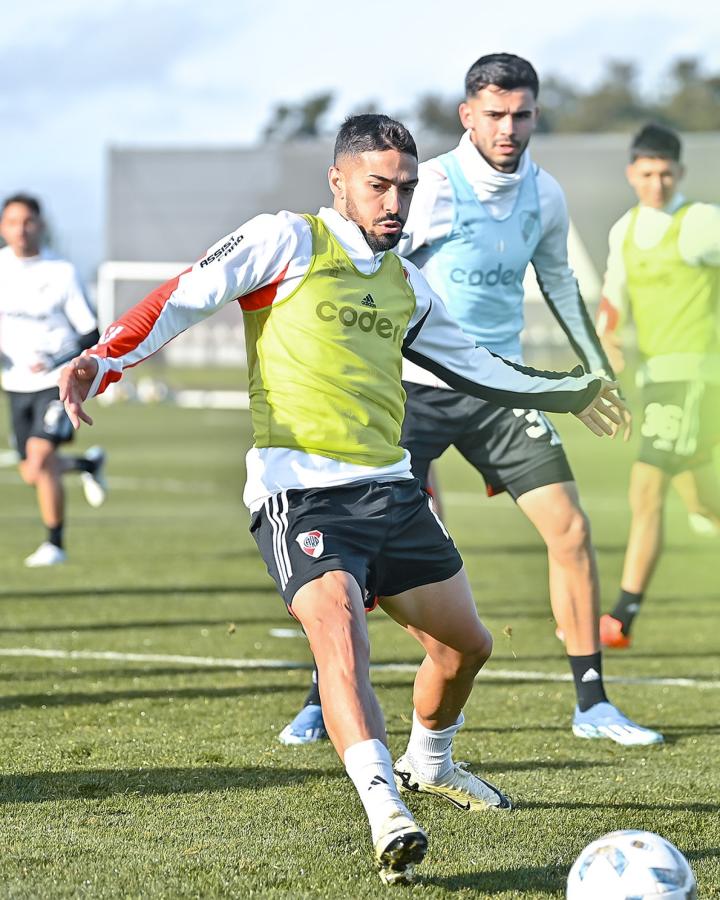 Imagen Manuel Lanzini respondió bien en los entrenamientos y podría sumar minutos este jueves. Foto: River