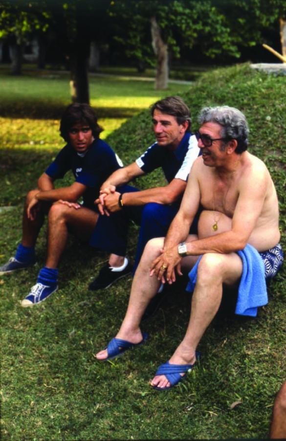 Imagen CON ANGEL estuvo hasta unas horas antes de su muerte. En la foto, junto a él y a su hijo, Omar.