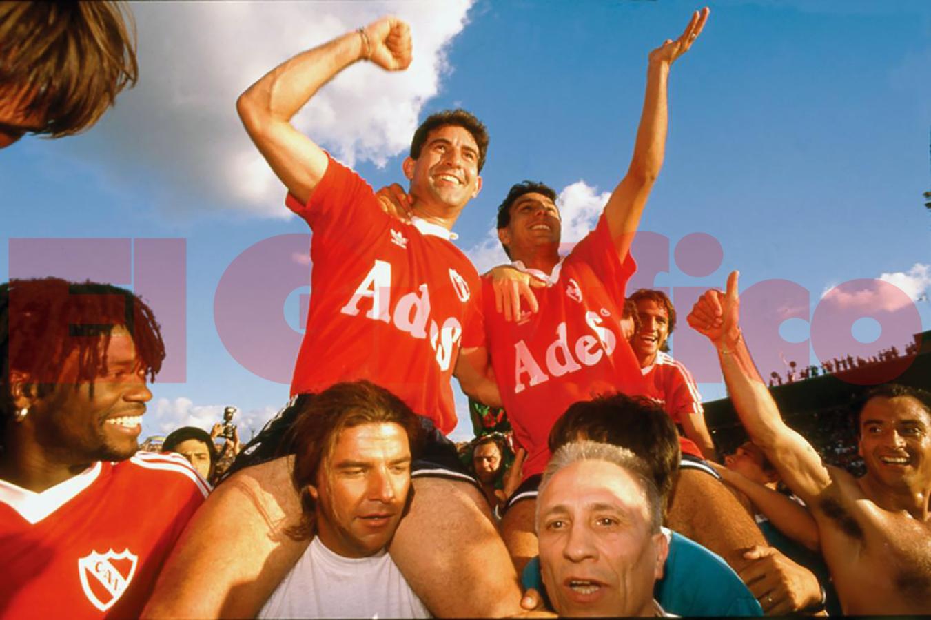Imagen La Supercopa 1994, el título internacional que le faltaba a Independiente. Perico Pérez, que ya la había ganado con Racing, estuvo ahí