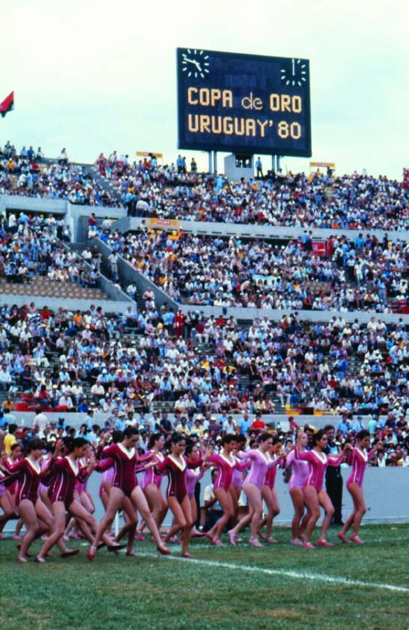 Imagen CEREMONIA previa. Las gimnastas se lucen con su baile.