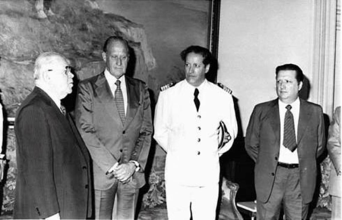 Imagen HOMBRES CLAVE: Aparicio Méndez (presidente de Uruguay), Joao Havelange (titular de FIFA), el marino Yamandú Flangini (capitán a cargo de la AUF) y el dirigente Washington Cataldi.