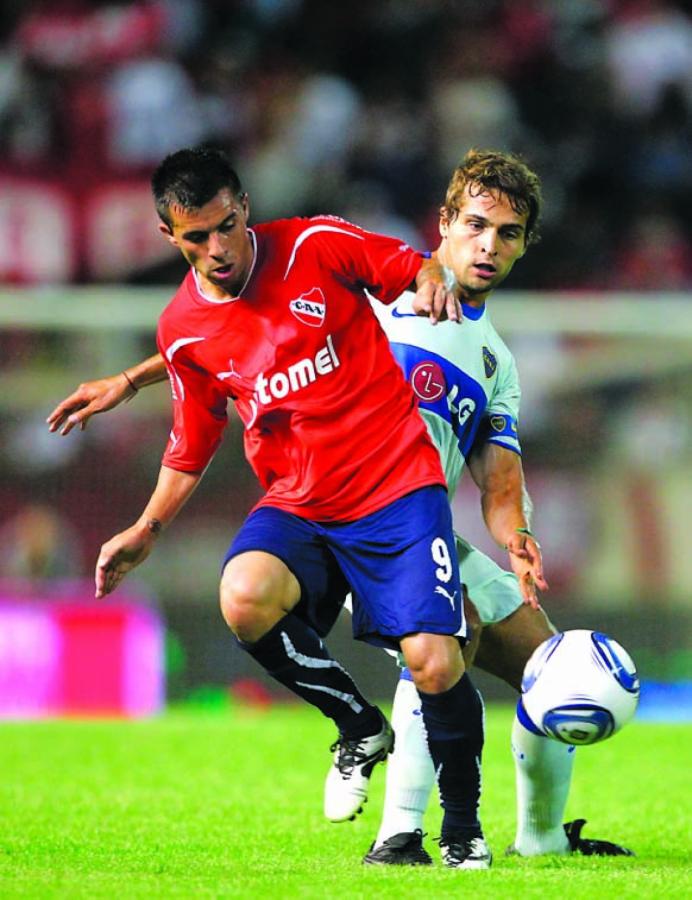 Imagen MARCADO por José María Calvo en el debut con su camiseta preferida. Fue derrota 0-2 ante Boca, en Mar del Plata.