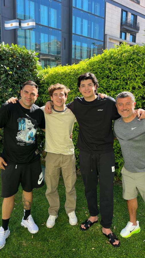 Imagen Colapinto junto al hijo de Briatore en un asado