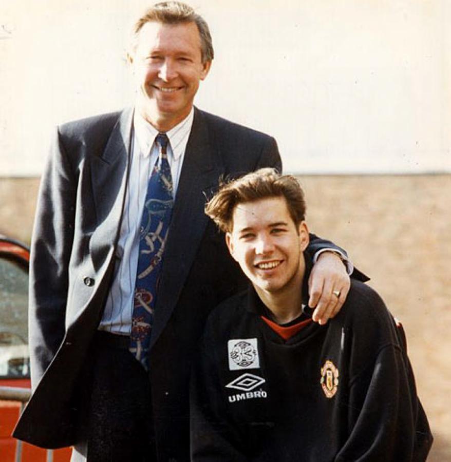 Imagen PADRE E HIJO. Entre 1990 y 1994 se dio el lujo de dirigir a su hijo Darren. en el United.  