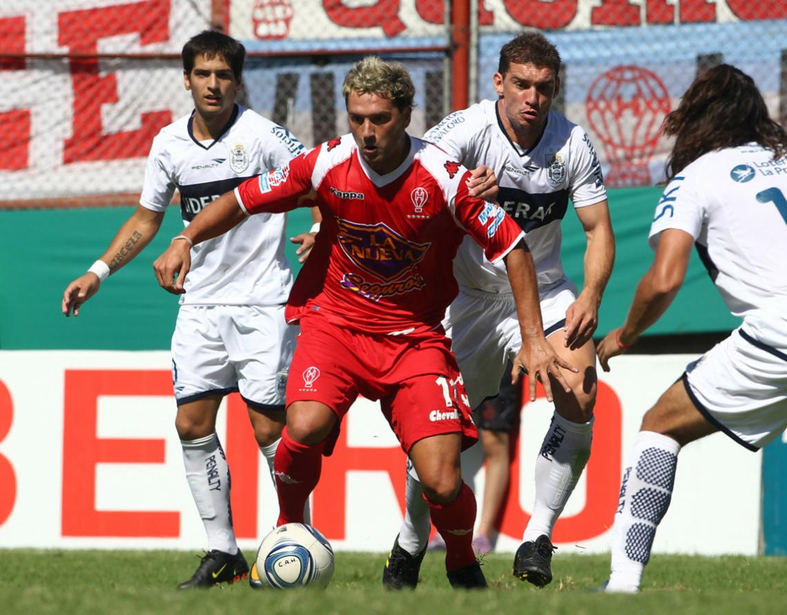 Imagen En Huracán, su actual club, pelea el descenso contra su hermano, el Chino, de All Boys.